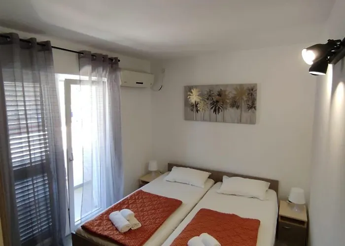Ivana By Globtour Biograd Na Moru