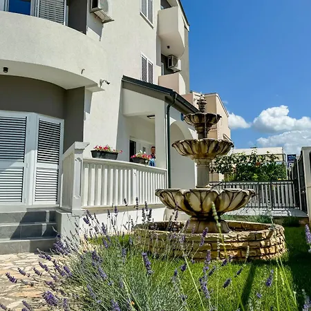 Ivana By Globtour Apartmán Biograd Na Moru
