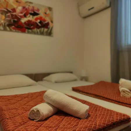 Ivana By Globtour Apartmán Biograd Na Moru