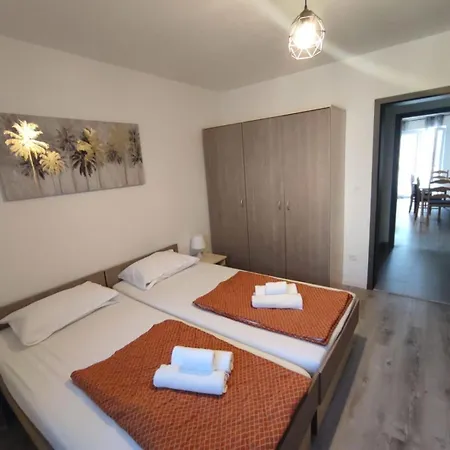 Ivana By Globtour * Biograd Na Moru