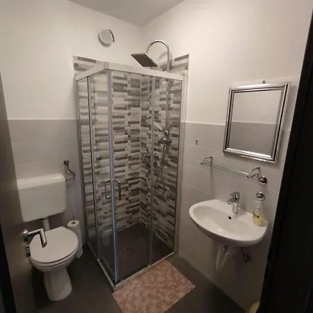 Ivana By Globtour Apartmán Biograd Na Moru