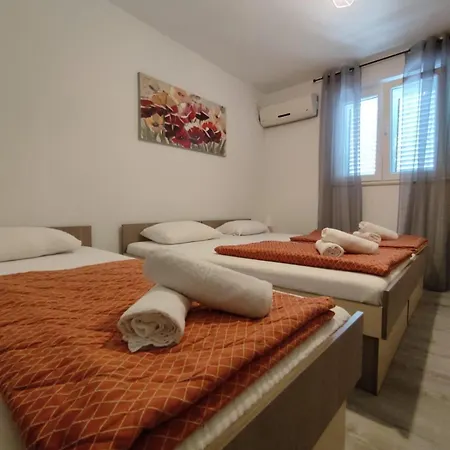 Ivana By Globtour * Biograd Na Moru