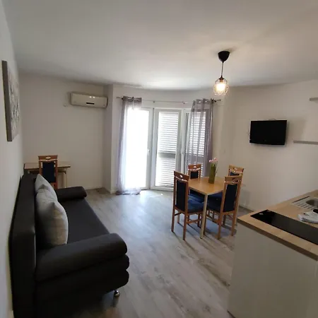 Apartmán Ivana By Globtour Biograd Na Moru